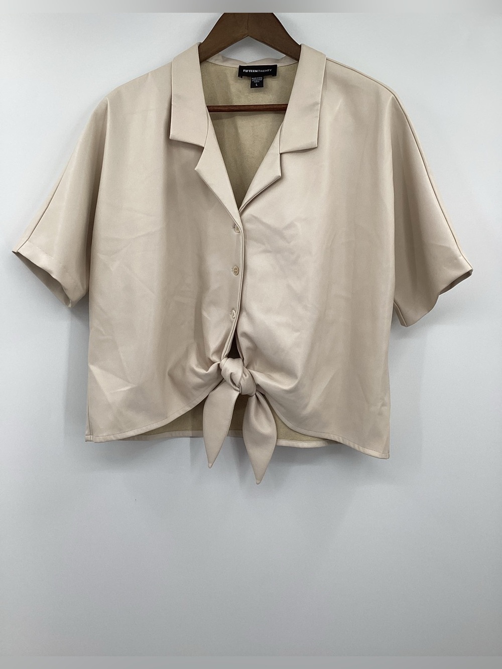 Fifteen Twenty Cream Short Sleeve Button-Front Tie Hem Shirt